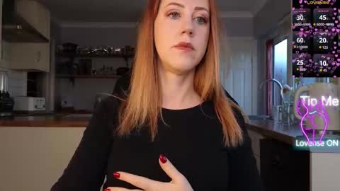 Amorina online show from February 25, 2026, 8:57 am