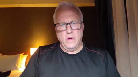 Snapshot of strkgforyou chatting on October 27, 2025, 5:39 pm Stroking For You online show from October 27, 2025, 5:39 pm