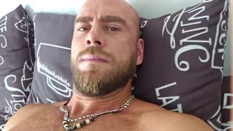 Strong Arni online show from October 19, 2025, 3:07 am