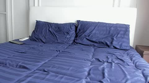 Strong Arni online show from December 14, 2025, 4:40 am