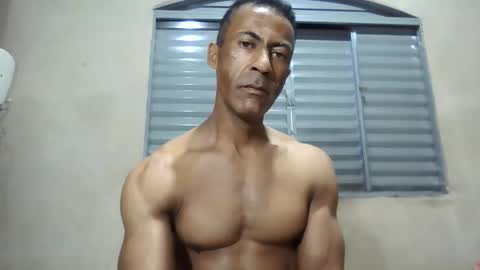 Snapshot of strongdaddyfantastic chatting on February 10, 2026, 8:35 pm strongdaddyfantastic online show from February 10, 2026, 8:35 pm