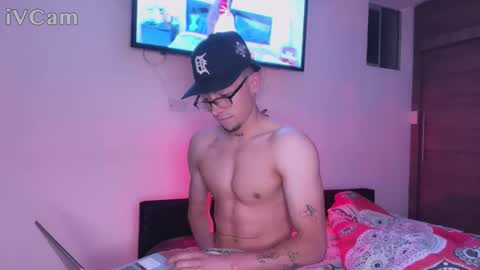 stronghardlatino online show from October 10, 2025, 1:04 am