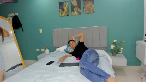 Strong Couple online show from February 19, 2025, 2:33 am