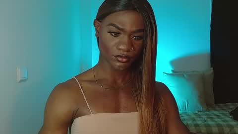 Snapshot of suannyklatten_ chatting on February 5, 2025, 1:54 pm Suanny Klatten It is my account independent online show from February 5, 2025, 1:54 pm