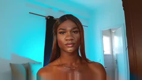 Snapshot of suannyklatten_ chatting on February 17, 2025, 12:27 pm Suanny Klatten It is my account independent online show from February 17, 2025, 12:27 pm