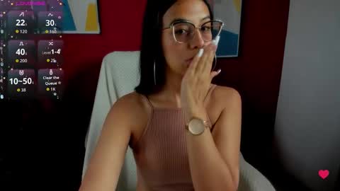 sub_scarlett_ online show from November 18, 2025, 12:31 pm