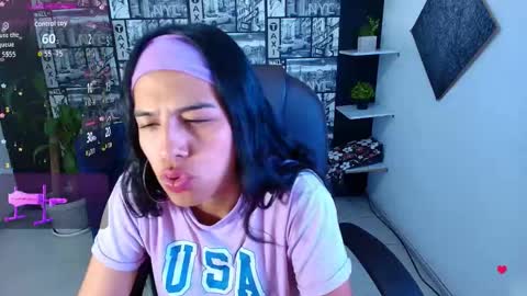 sub_scarlett_ online show from December 3, 2025, 8:40 pm