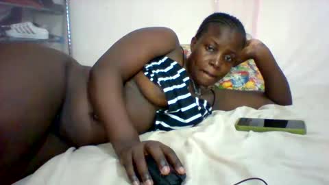 submissive_slut001 online show from November 14, 2025, 9:41 am