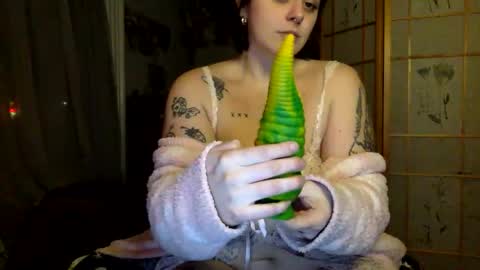 Snapshot of succubi_tyes chatting on February 8, 2026, 12:14 am succubi_tyes online show from February 8, 2026, 12:14 am
