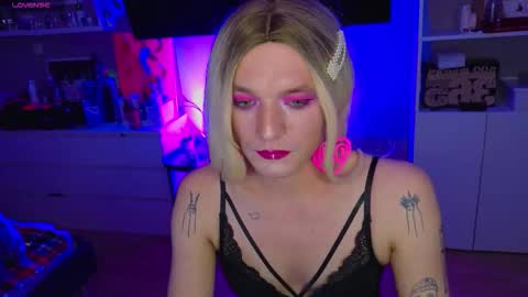 succubu_ss online show from February 3, 2026, 2:33 pm