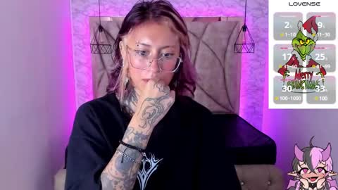 Snapshot of succubus_girl_ chatting on December 15, 2024, 4:48 pm Alexy online show from December 15, 2024, 4:48 pm