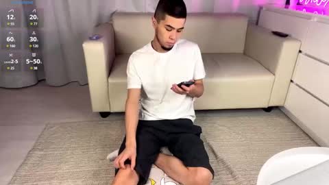 Snapshot of sue_star chatting on December 12, 2024, 12:33 pm Emmy online show from December 12, 2024, 12:33 pm