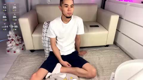 Snapshot of sue_star chatting on December 21, 2024, 9:23 am Emmy online show from December 21, 2024, 9:23 am