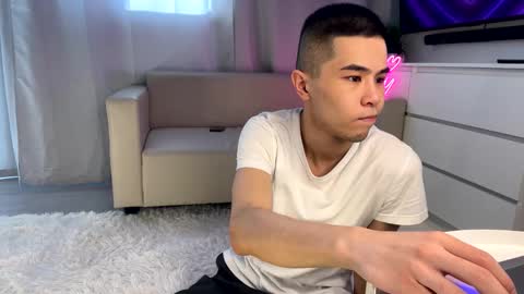 Snapshot of sue_star chatting on February 23, 2025, 9:22 am Emmy online show from February 23, 2025, 9:22 am