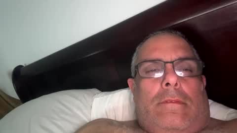 suecoalsu1234 online show from March 3, 2026, 4:40 am