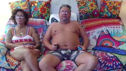 Snapshot of suenixon chatting on February 6, 2026, 2:09 pm suenixon online show from February 6, 2026, 2:09 pm