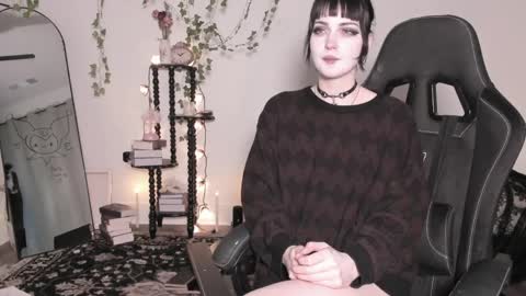 Ella online show from June 5, 2026, 6:52 am