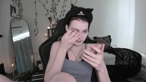 Ella online show from June 5, 2026, 6:57 pm