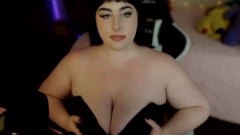 Lucy Love online show from May 2, 2026, 9:31 pm