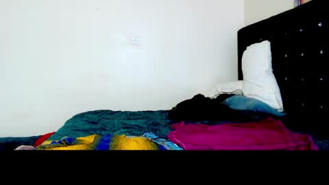 lisa and lina online show from April 14, 2026, 7:14 am