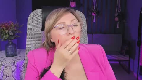 Vivien online show from January 11, 2025, 6:23 pm