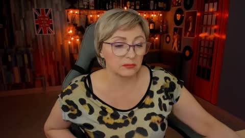 Vivien online show from February 15, 2025, 7:39 pm