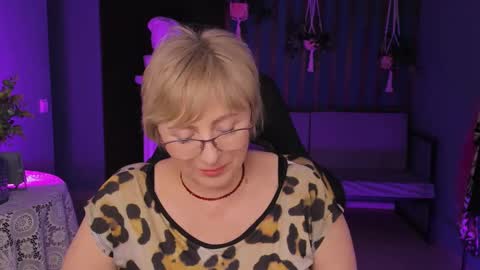 Vivien online show from March 12, 2025, 6:11 pm