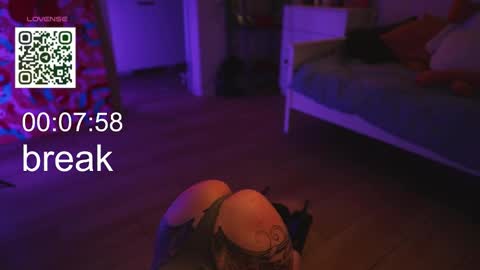 Snapshot of suk_ki chatting on September 26, 2025, 5:11 am Lika ginger  Jessy blond   online show from September 26, 2025, 5:11 am