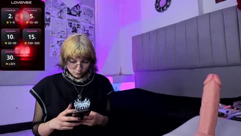 Snapshot of sukifuyu__ chatting on December 2, 2024, 12:29 pm    online show from December 2, 2024, 12:29 pm