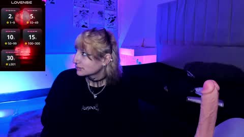 Snapshot of sukifuyu__ chatting on December 6, 2024, 12:49 pm    online show from December 6, 2024, 12:49 pm