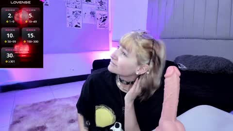 Snapshot of sukifuyu__ chatting on December 11, 2024, 12:12 pm    online show from December 11, 2024, 12:12 pm