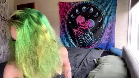 Snapshot of summer96o chatting on March 6, 2025, 12:43 am Summer online show from March 6, 2025, 12:43 am