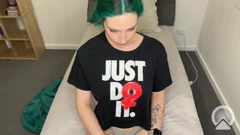 Snapshot of summer96o chatting on September 17, 2025, 9:00 am Summer online show from September 17, 2025, 9:00 am