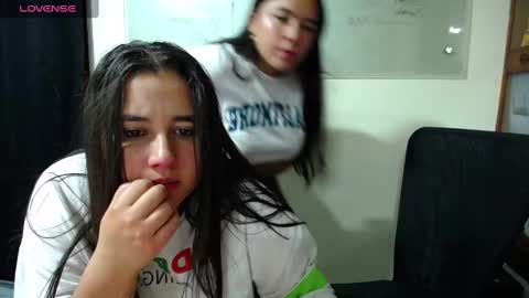Snapshot of summer_girls01 chatting on January 8, 2025, 4:55 am summer_girls01 online show from January 8, 2025, 4:55 am