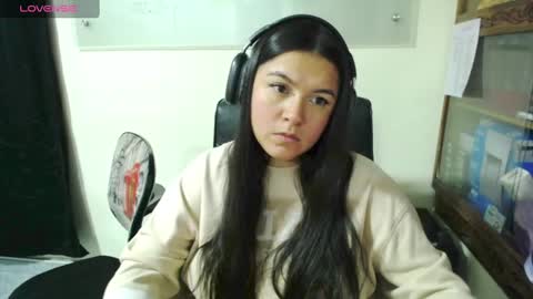 Snapshot of summer_girls01 chatting on February 11, 2025, 4:11 am summer_girls01 online show from February 11, 2025, 4:11 am