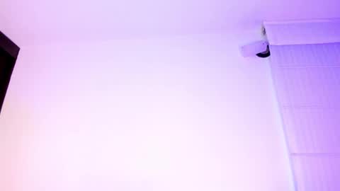 OnlyFans summer holiday online show from December 19, 2024, 10:34 am