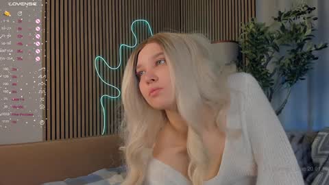 Snapshot of summer_lilac chatting on January 20, 2025, 7:35 pm Nelly online show from January 20, 2025, 7:35 pm