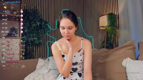 Snapshot of summer_lilac chatting on February 17, 2025, 7:04 am Nelly online show from February 17, 2025, 7:04 am