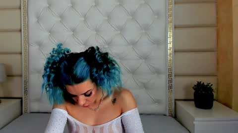 Snapshot of summer_quinn_ chatting on December 17, 2024, 6:02 am Deea online show from December 17, 2024, 6:02 am