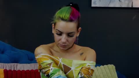 Snapshot of summer_quinn_ chatting on January 20, 2025, 5:48 am Deea online show from January 20, 2025, 5:48 am