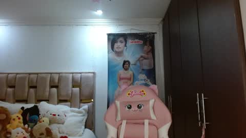 Snapshot of sunflower_dance chatting on May 27, 2026, 1:57 am Jeraldine online show from May 27, 2026, 1:57 am