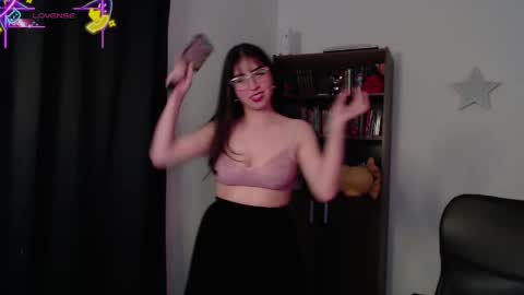  violetta  online show from October 31, 2025, 3:46 pm