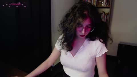 Snapshot of sunflower_uwu chatting on February 10, 2026, 10:25 pm violetta online show from February 10, 2026, 10:25 pm