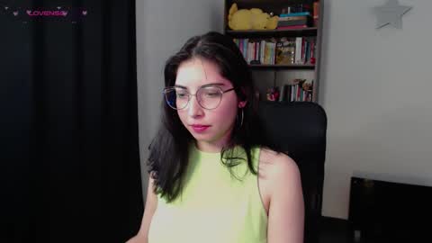 Snapshot of sunflower_uwu chatting on March 8, 2026, 2:21 pm violetta online show from March 8, 2026, 2:21 pm