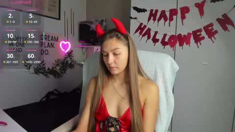 Snapshot of sunlightsofia chatting on November 3, 2025, 7:53 am Sofia online show from November 3, 2025, 7:53 am