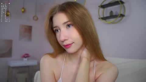 Lily online show from September 20, 2025, 1:34 pm