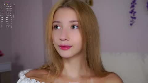 Lily online show from October 27, 2025, 1:37 pm