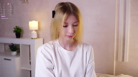 Lily online show from June 6, 2026, 2:44 pm