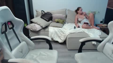 Snapshot of sunny1girl chatting on October 21, 2025, 7:58 pm Alice and Sergey online show from October 21, 2025, 7:58 pm