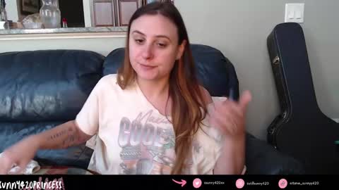 Snapshot of sunny420princess chatting on January 15, 2025, 1:20 pm Sunny420 online show from January 15, 2025, 1:20 pm